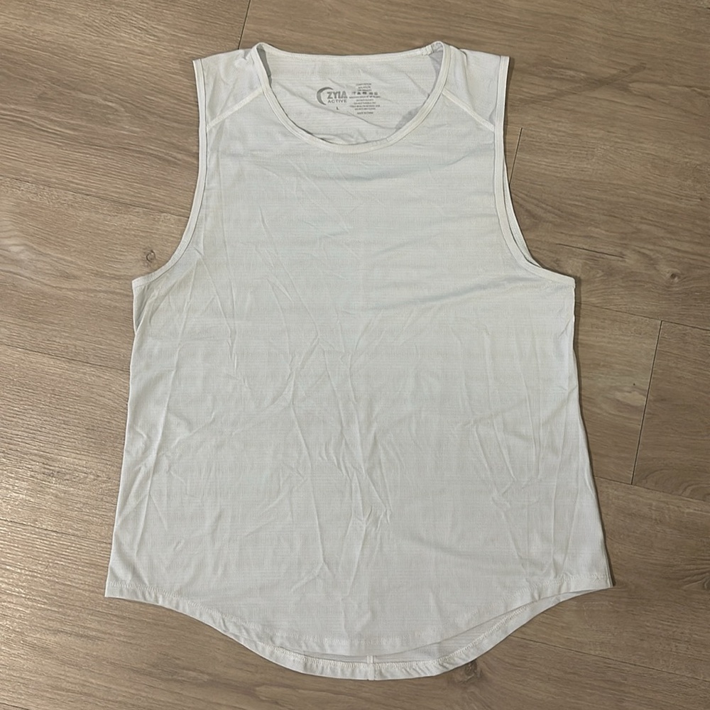Zyia - White Tank Top (Size: L)
